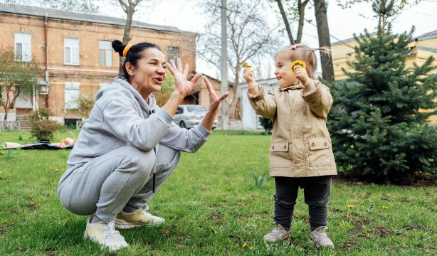 ¿Pueden los abuelos adoptar a sus nietos?