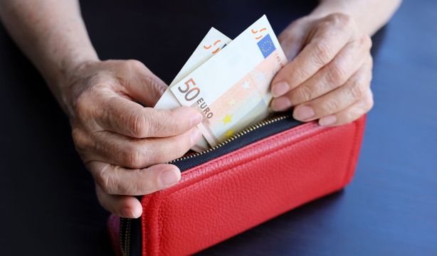 El 3% de los españoles no puede permitirse dos pares de zapatos 