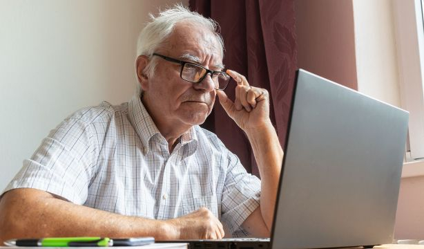 RNE y Fundación "la Caixa" convocan el XV concurso de relatos escritos por personas mayores