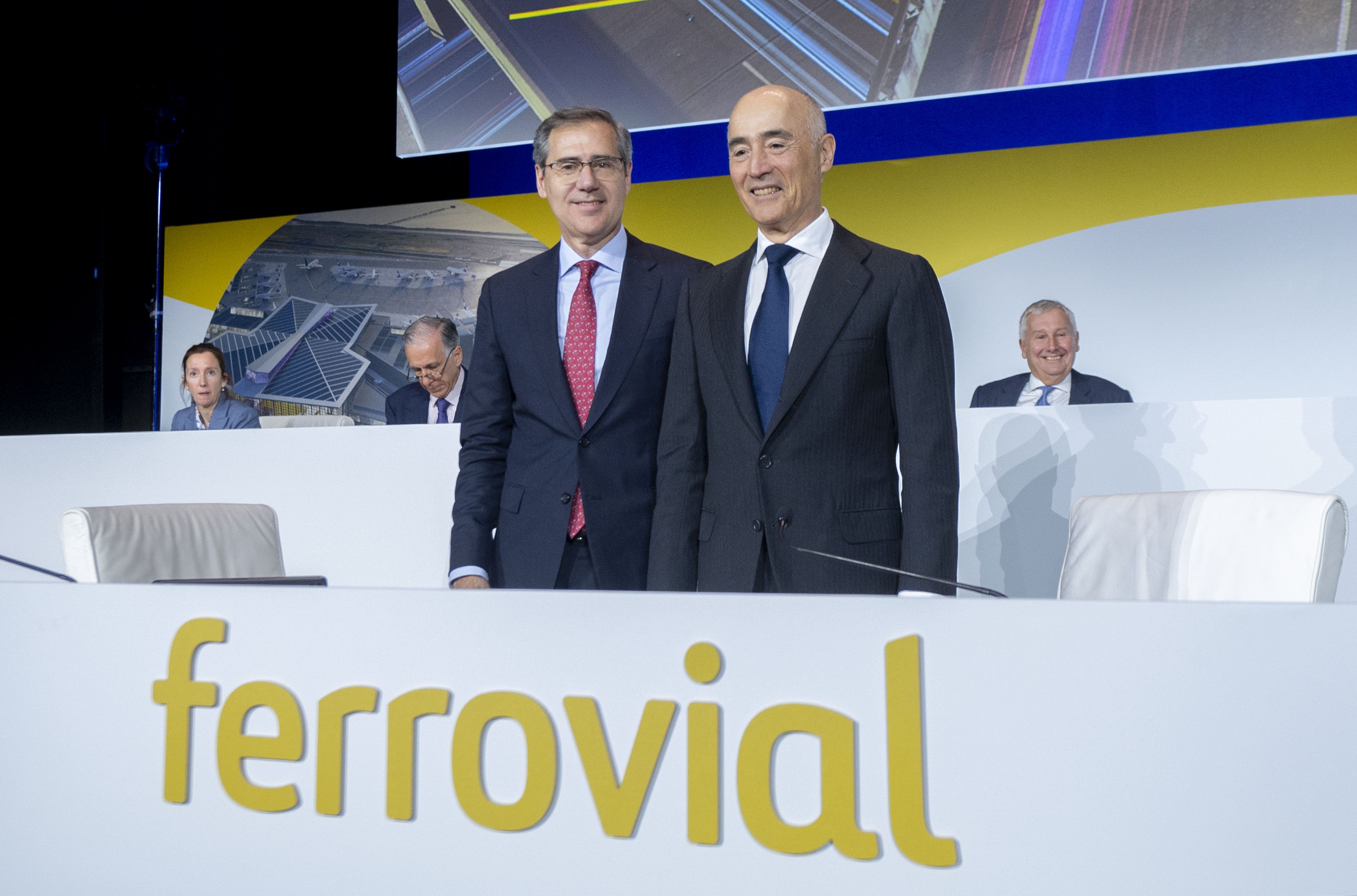 Ferrovial desoye al Gobierno y aprueba su traslado a Países Bajos