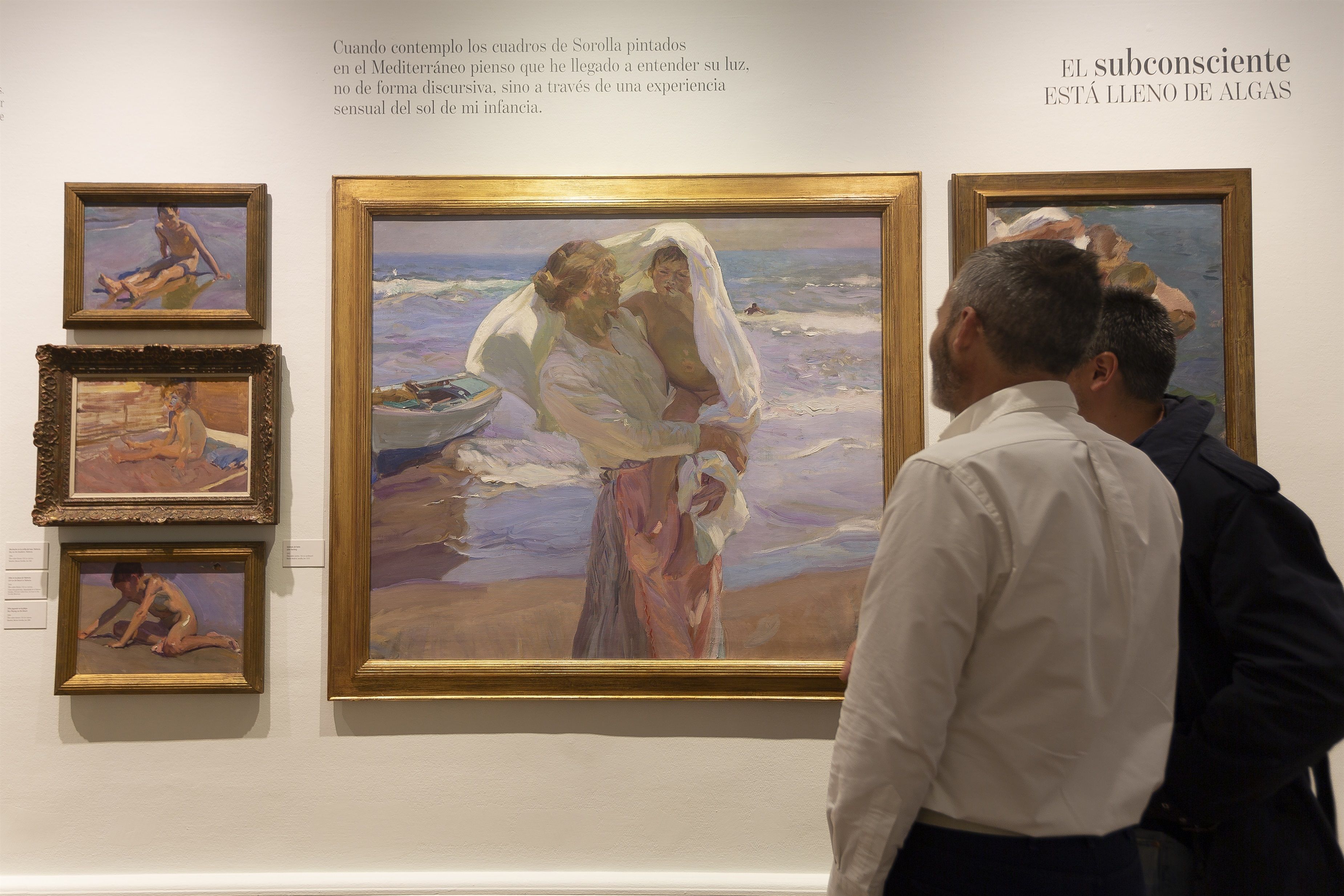 El escritor Manuel Vicent acerca la literatura a la pintura: "Poesía es bañarse en sus cuadros"