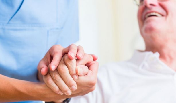 El nuevo 'Modelo Madrid' de Atención Social permitirá la libre elección entre residencia o domicilio
