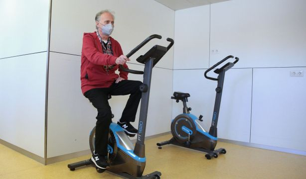 Es ya historia de la medicina: así ha sido el primer trasplante de pulmón robótico del mundo