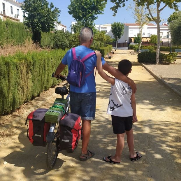 Más de 3.600 km en bicicleta para recaudar fondos para investigar la diabetes de su nieto. Foto: Europa Press