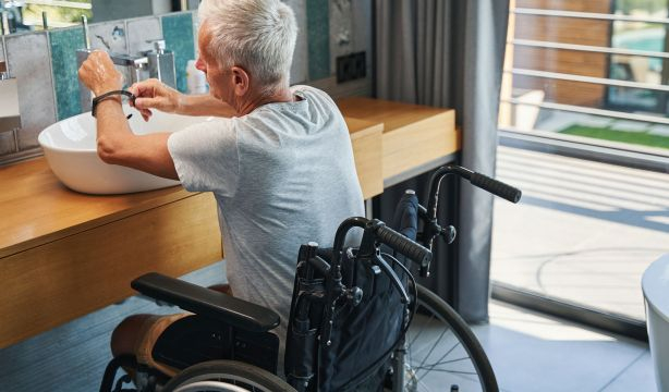 Un accesible robot de sobremesa monitoriza el estado físico y anímico de las personas mayores (accesibilidad)