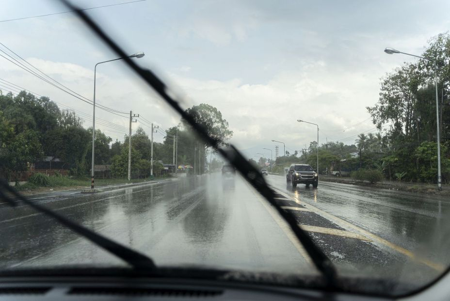 Conducir sobre suelo mojado