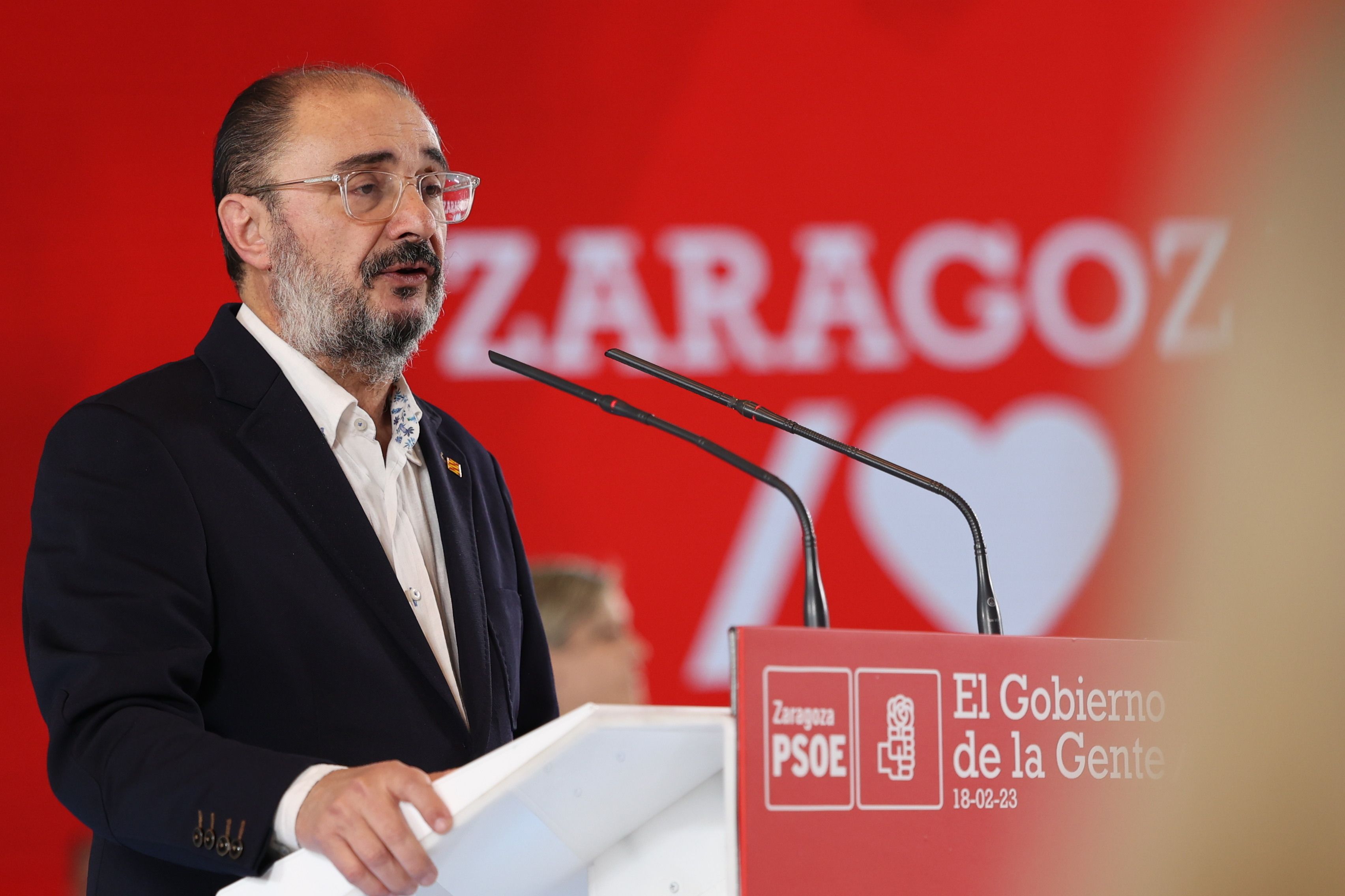 Lambán promete crear la primera Consejería de Soledad de España si repite en Aragón