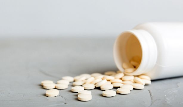 El motivo por el que las mujeres sufren más efectos secundarios al tomar medicamentos
