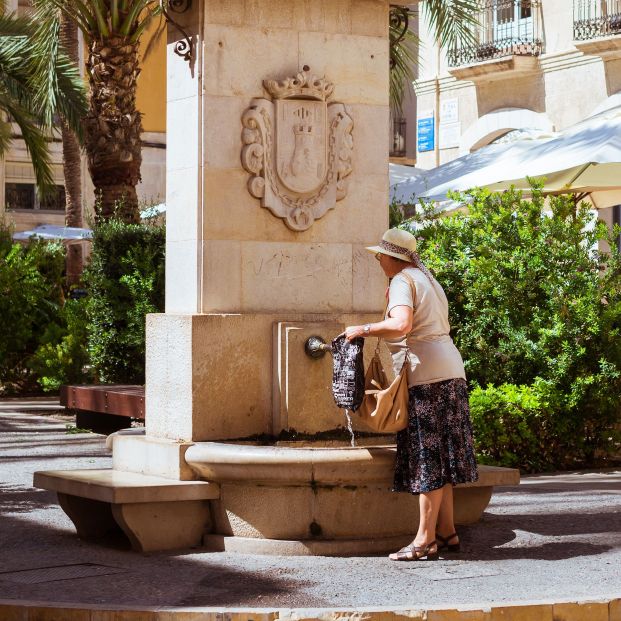 El estrés térmico, el gran peligro para los mayores en esta insólita primera ola de calor del año