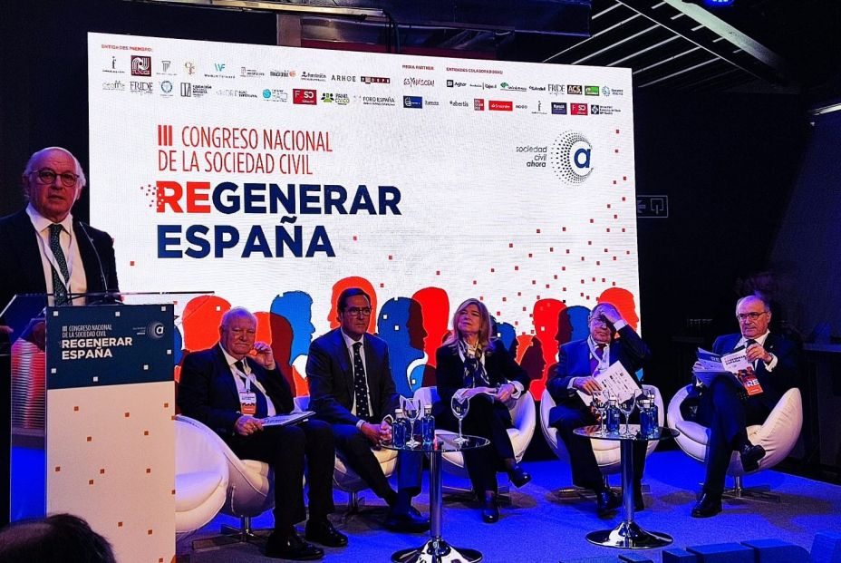 Los mayores reclaman su papel en la sociedad : "Tenemos mucho que aportar"