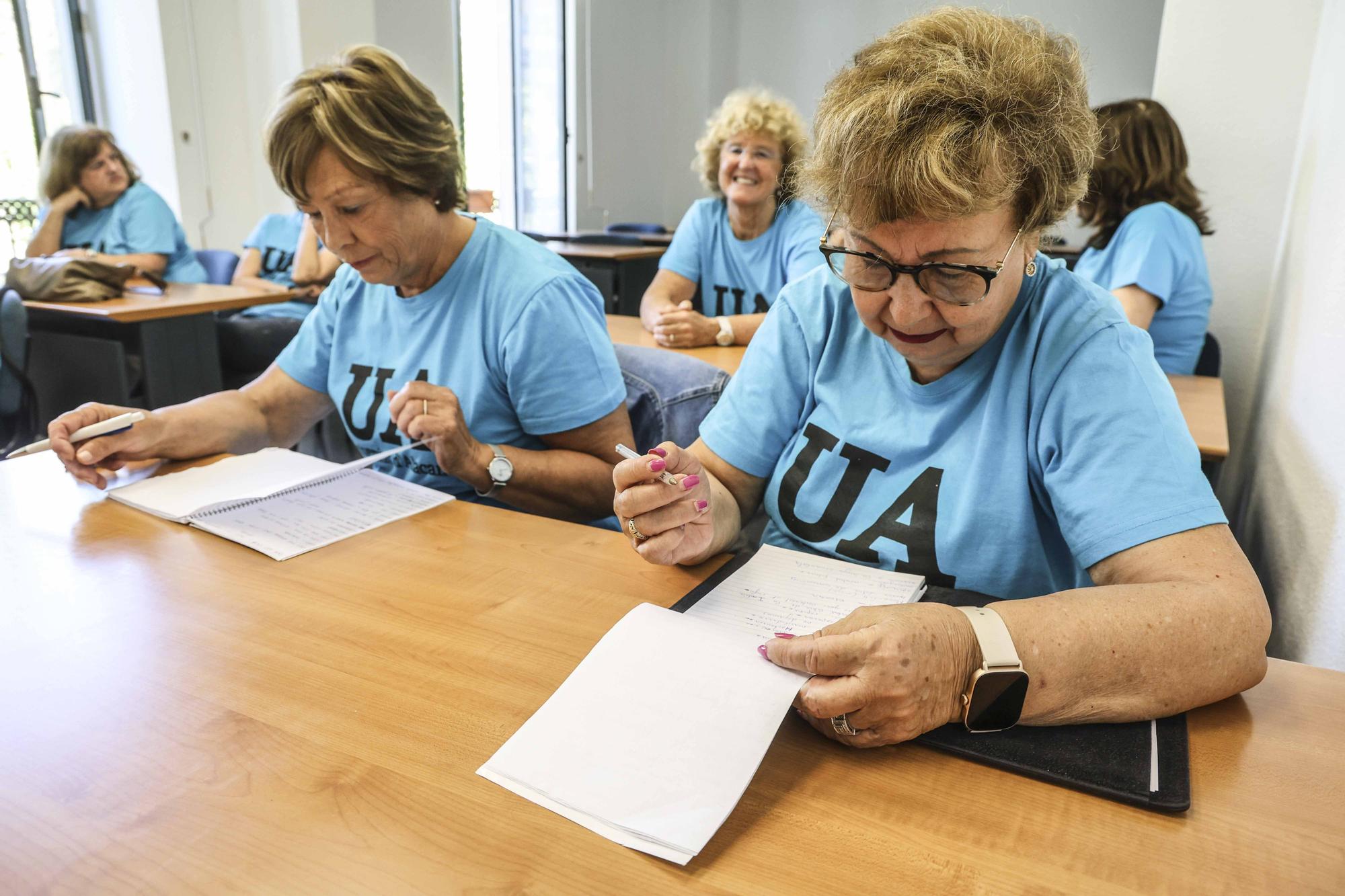 Diez universitarios seniors de Alicante viajarán de Erasmus a Islandia y Polonia 