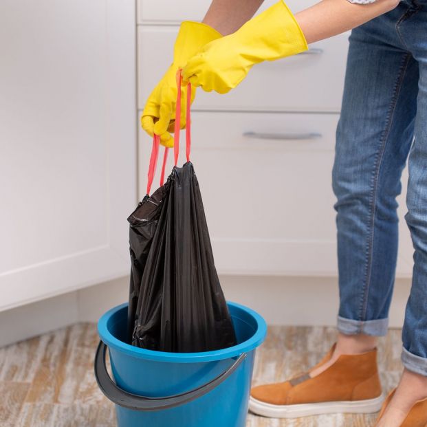 Apunta estos trucos si quieres eliminar el mal olor que desprende tu basura