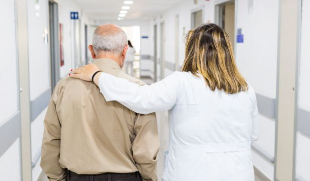El sector de la dependencia y asociaciones de mayores piden un IVA del 4% para todas las residencias