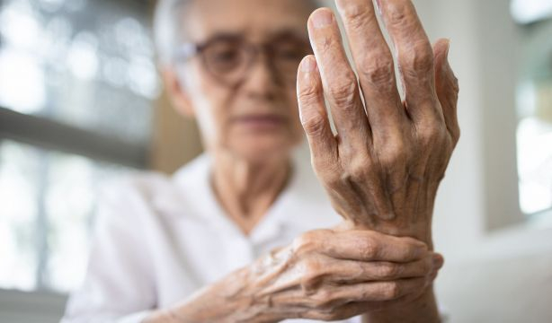 Crean la primera técnica que combina en una prueba diagnóstico y tratamiento para la artritis