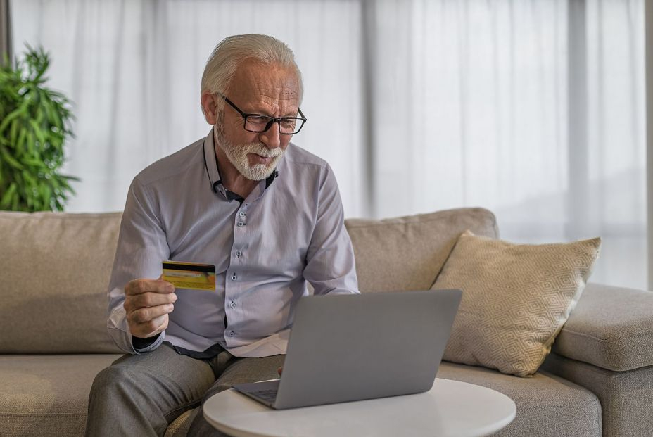 Seguros de decesos con prima natural: baratos en la juventud y, ¿una trampa para mayores?bigstock