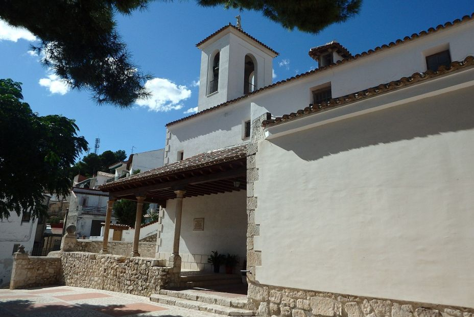 Wikipedia  iglesia de Valdelaguna. Fachada sur