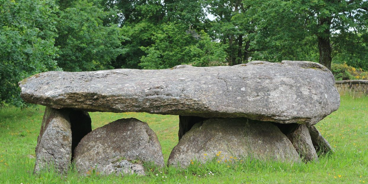 Wikipedia Tordoia Cabaleiros Dolmen de Cabaleiros 14