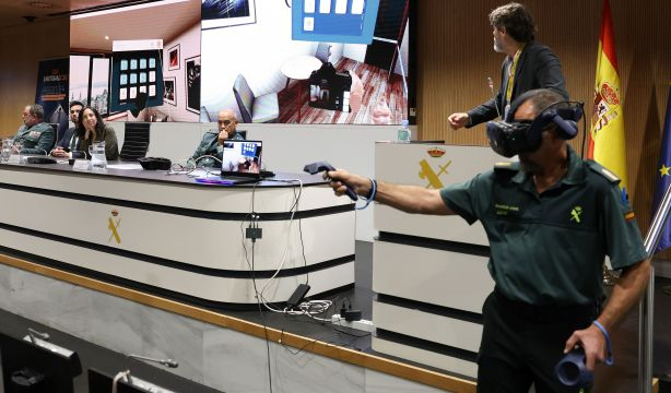 La Guardia Civil comienza a formarse con un simulador que recrea virtualmente escenas de un crimen