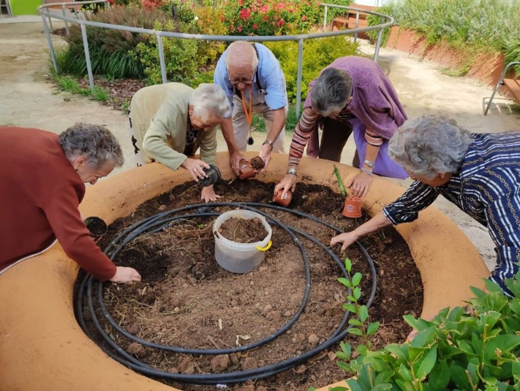 Esta es la primera residencia española en recibir el certificado de 'Jardín terapéutico'