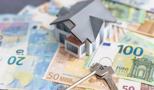 El Gobierno quiere poner coto a los 'visados de oro' por la compra de vivienda