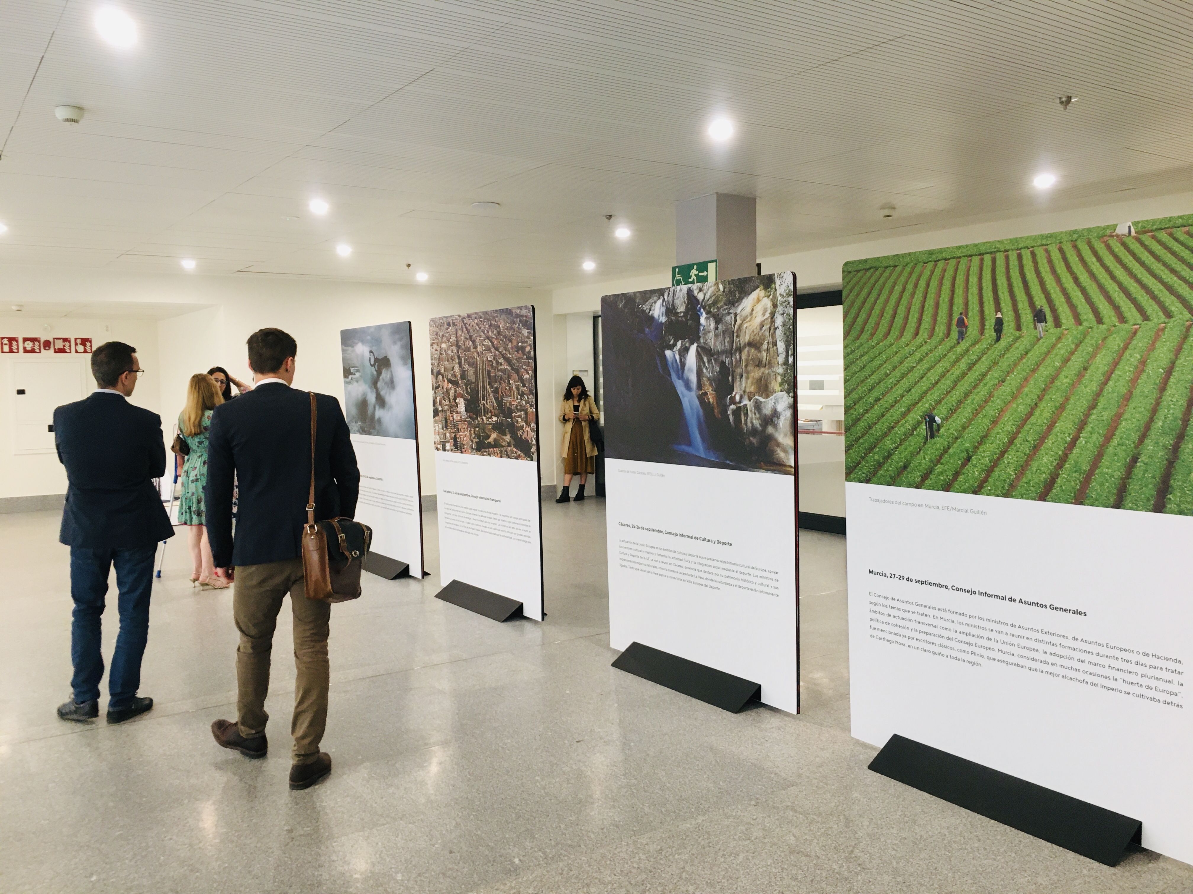 Exteriores y EFE se unen con una exposición para acercar la Presidencia de la UE a España