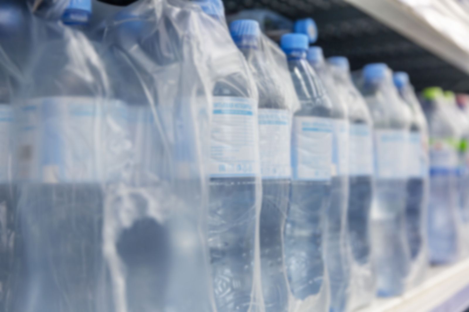 Beber agua embotellada se complica: su precio se dispara en plena sequía