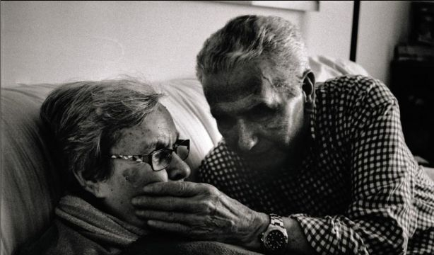 'Toda una vida': 12 años grabando la relación de sus abuelos para un documental de amor y alzhéimer