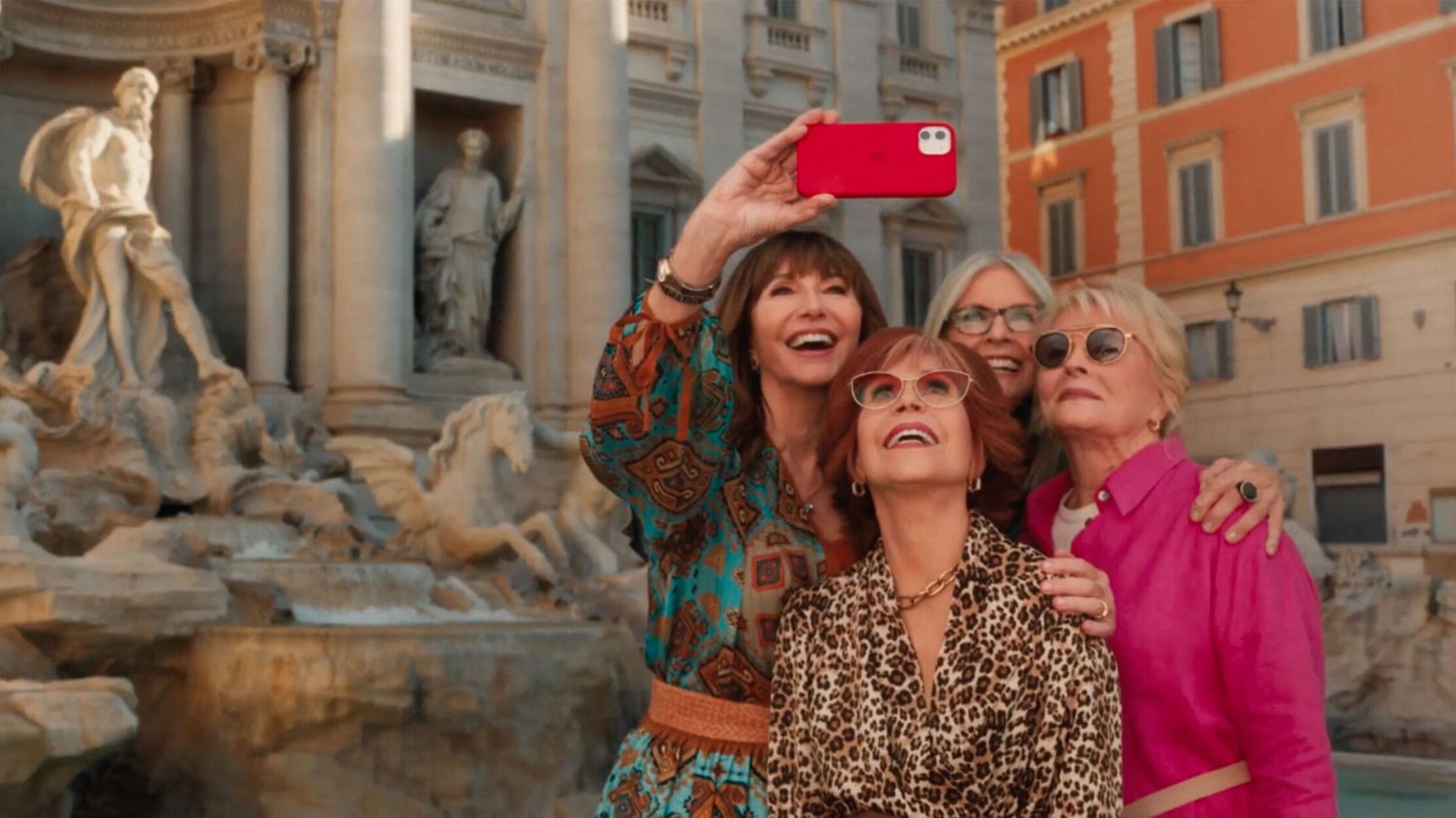 Jane Fonda celebra su despedida de soltera en la película, 'Book Club. Ahora Italia'