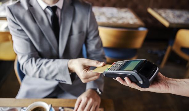 Así puedes reclamar un cobro duplicado en tu tarjeta de crédito