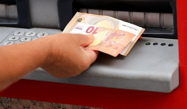 Pago de las pensiones en mayo de 2023: ¿cuál es la fecha de cobro en cada banco?. Foto: Bigstock