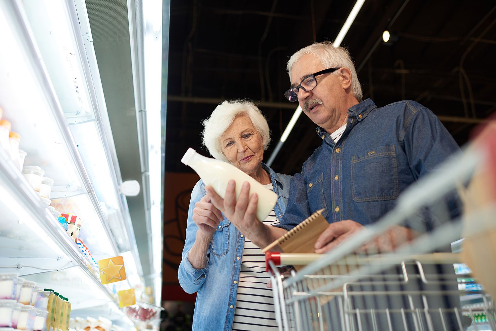 Qué esconden las etiquetas de los alimentos: las trampas de la industria que perjudican a los sénior