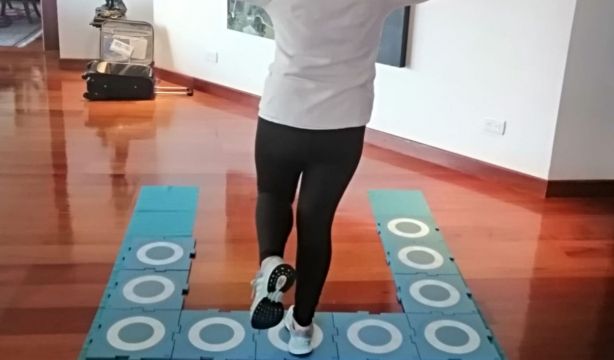 Moto Tiles, el juego de baldosas interactivas con "efectos asombrosos" en rehabilitación de mayores