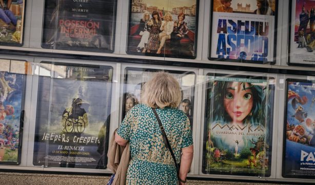 Los mayores, sobre el bono de Sánchez para el cine: "Tenemos problemas más importantes que resolver"
