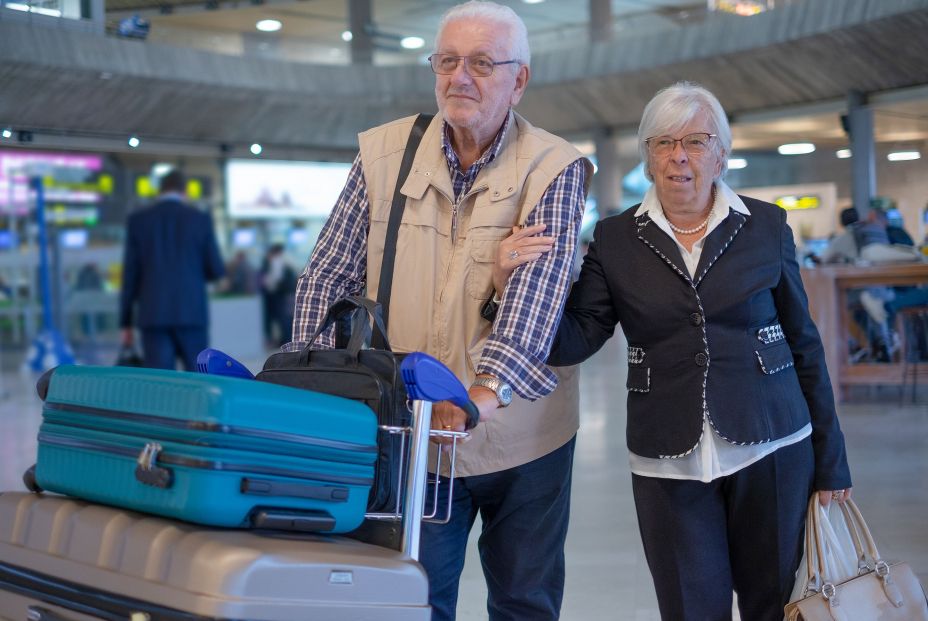 bigstock Couple Of Senior Travelers Wit 475833197