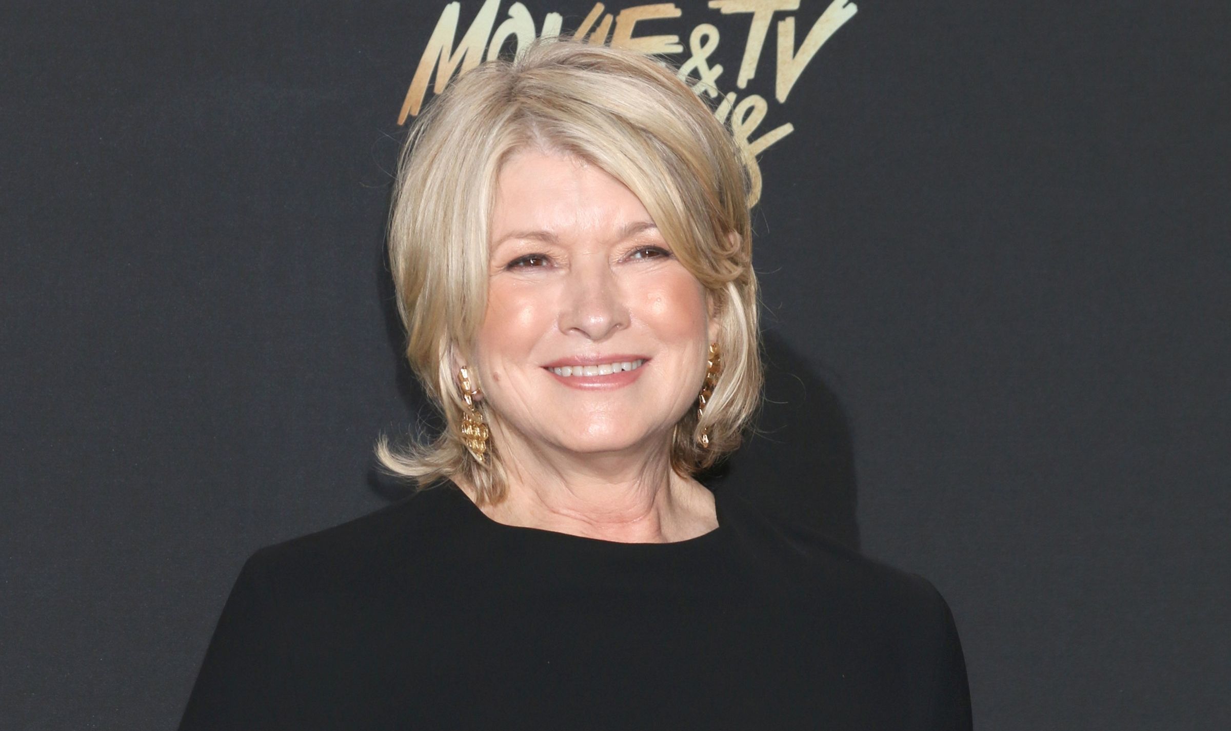 Martha Stewart hace historia al protagonizar la portada de 'Sports Illustrated Swimsuit' con 81 años. Foto: Bigstock