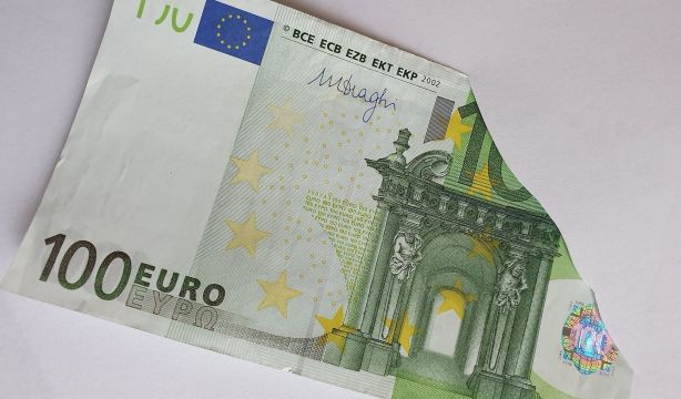 ¿Qué podemos hacer si tenemos un billete roto?
