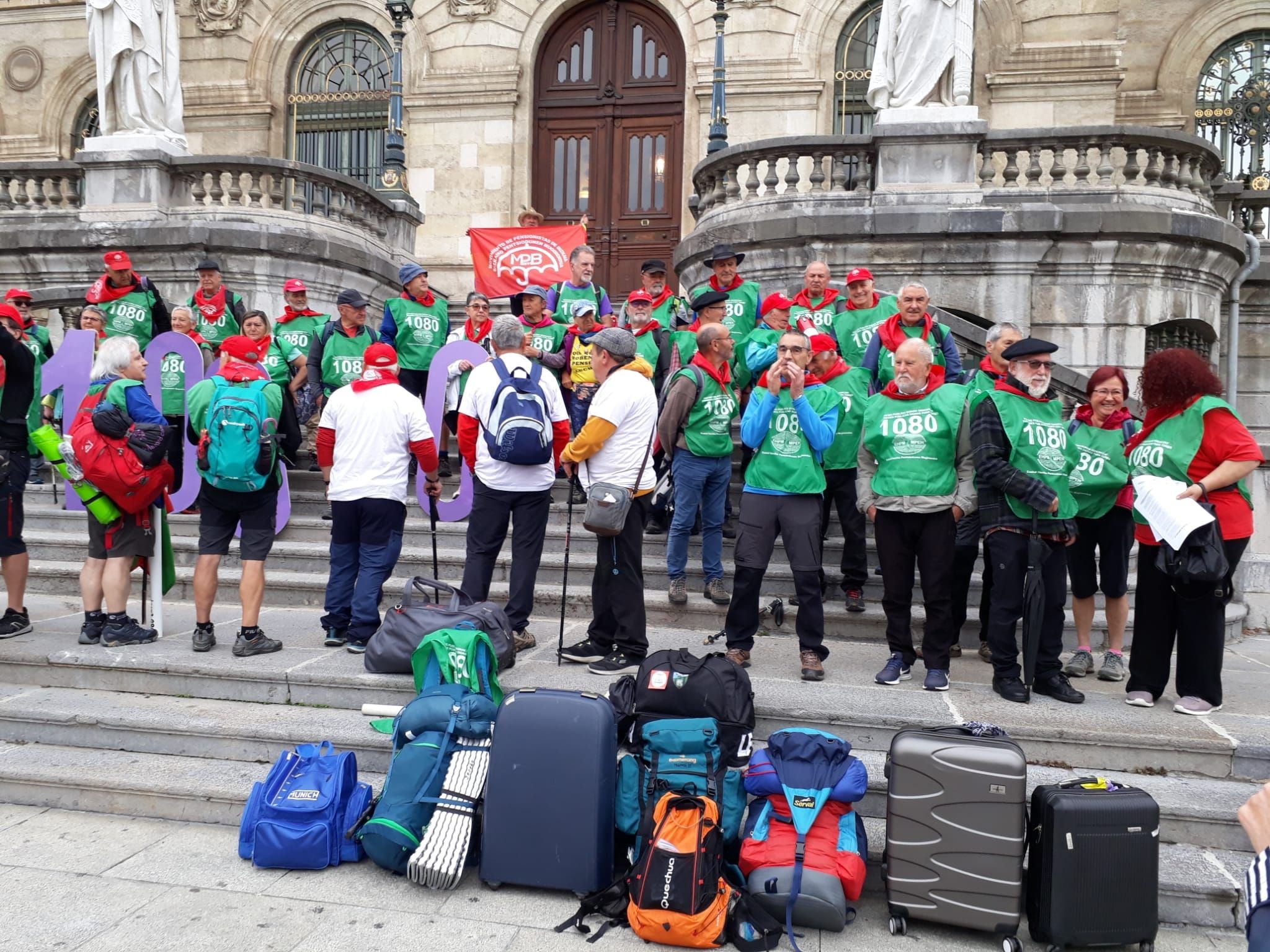 Caminata por las pensiones: jubilados vascos marchan hacia Vitoria, donde se manifestarán el 25