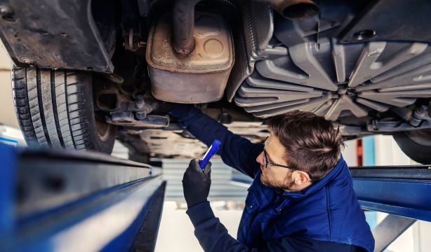 ¿Qué derechos tienes al llevar tu coche al taller?