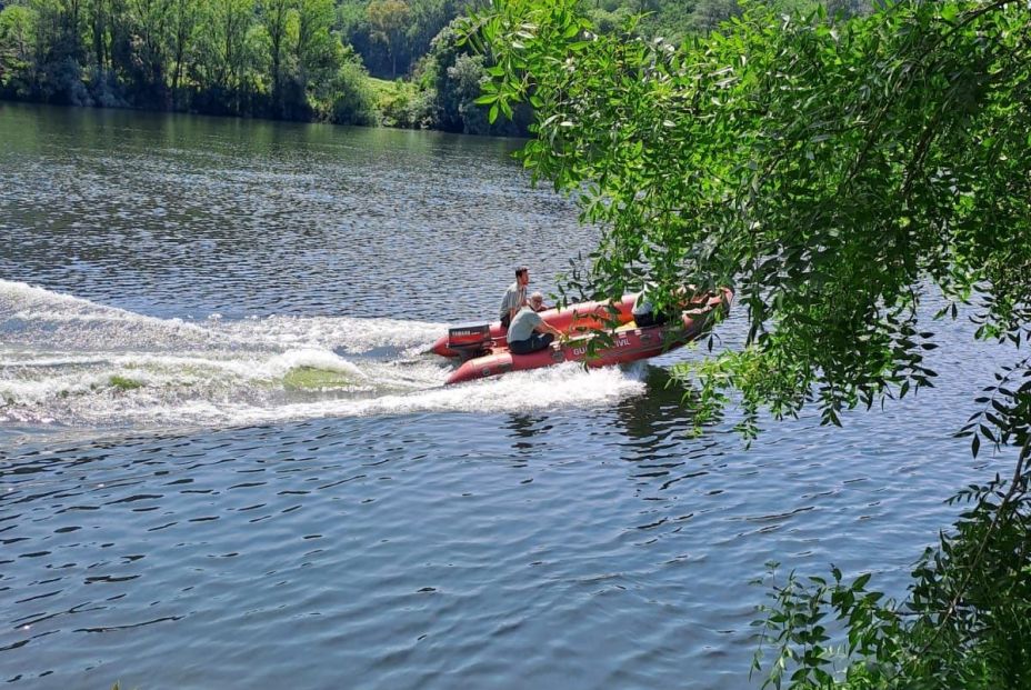 Hallan muerto al futbolista Mitogo en el río Avia Hallan muerto al futbolista Mitogo en el río Avia