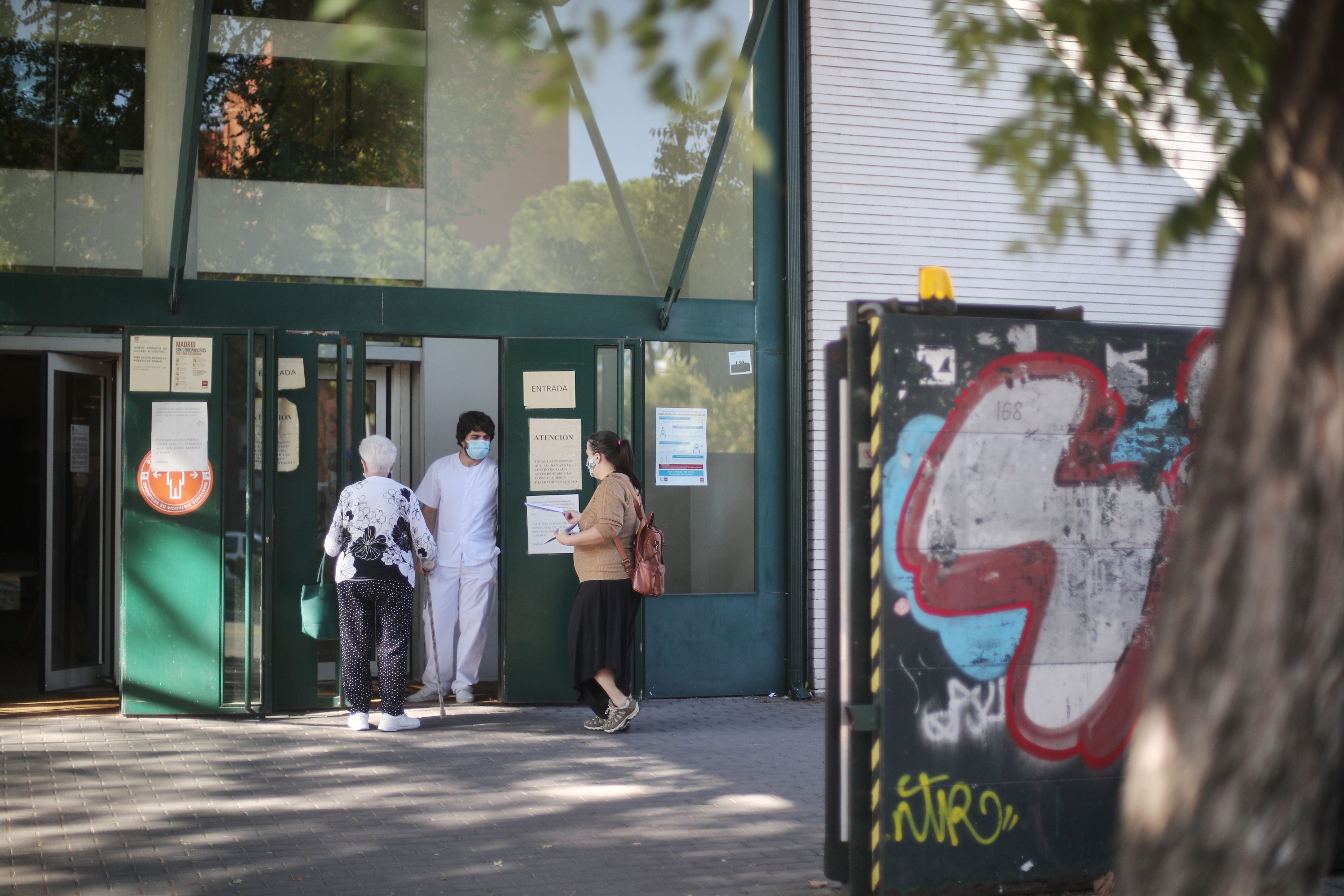 El Gobierno repartirá 600 millones a las CCAA para reforzar la atención primaria y la salud mental