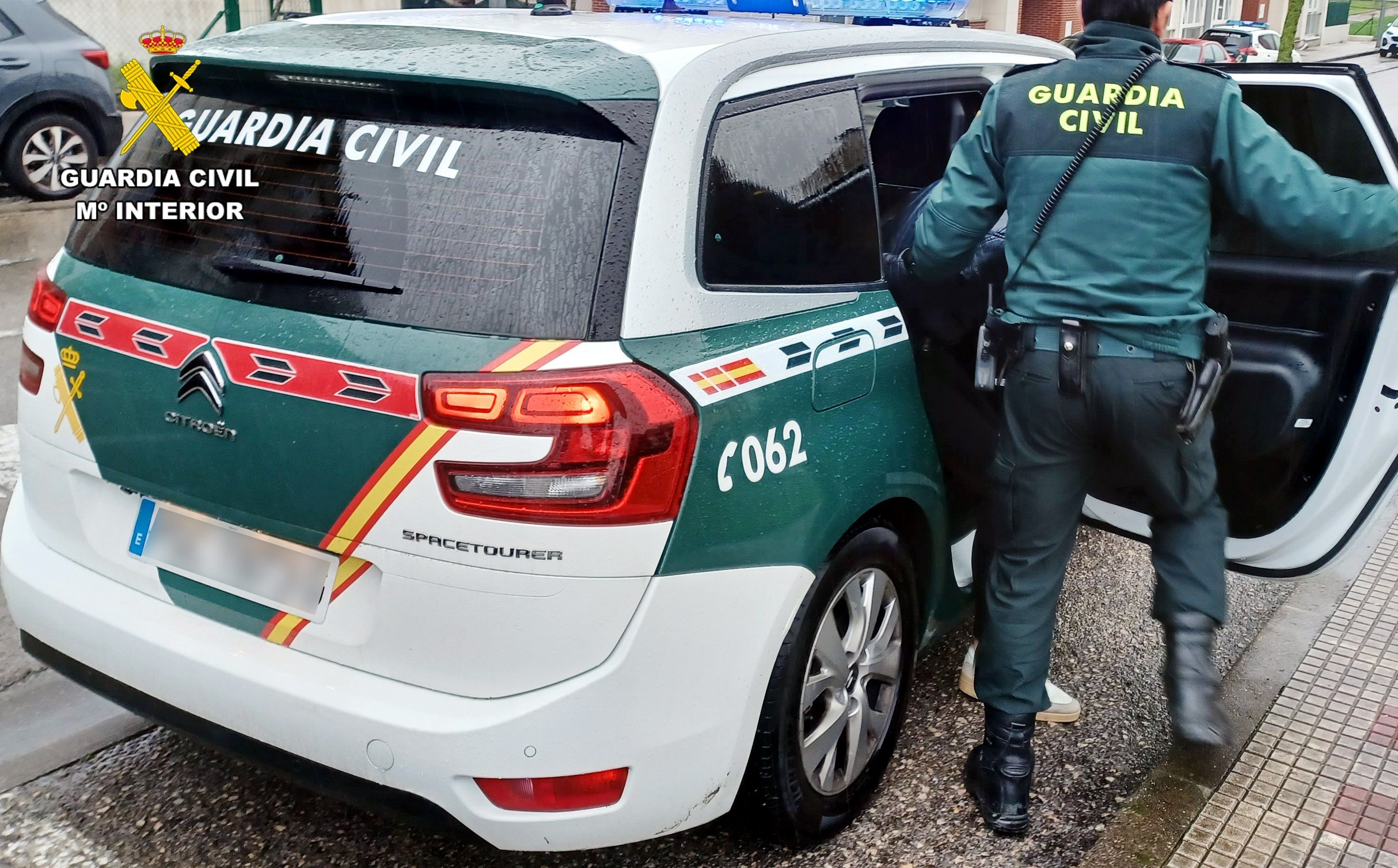 Dan una paliza a un hombre de 92 años que les recriminó que circularan en moto a gran velocidad