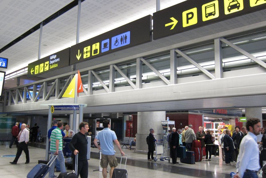 EuropaPress 5104999 turistas aeropuerto malaga