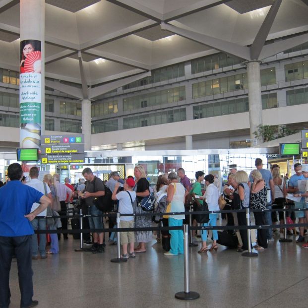 Un grupo de viajeros del Imserso denuncia la pérdida de sus maletas por una incidencia