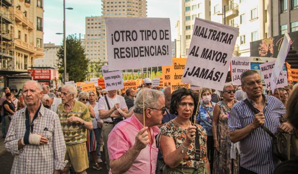 Las promesas de PSOE, PP, VOX y SUMAR sobre residencias: más plazas, desgravaciones, cohousing...