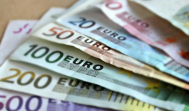 Las familias españolas compran 44 millones de euros al día en Letras del Tesoro