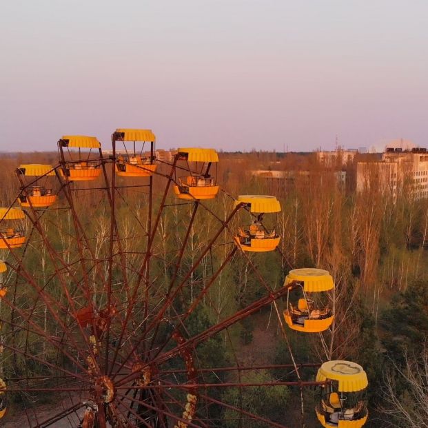 Noria en la ciudad abandonada de Pripyat