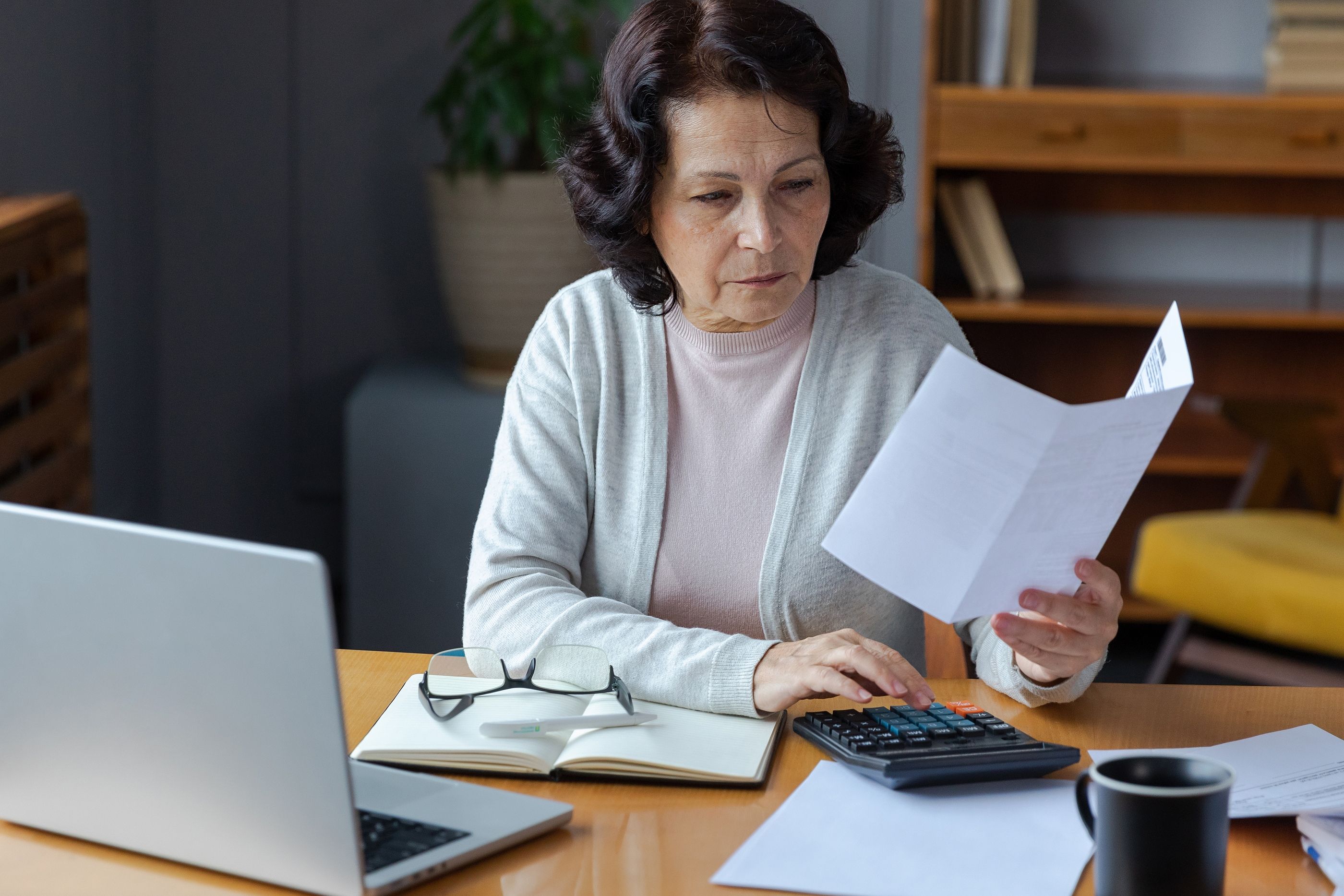 Reforma de las pensiones: las mujeres salen ganando con el nuevo sistema de 'lagunas' de cotización