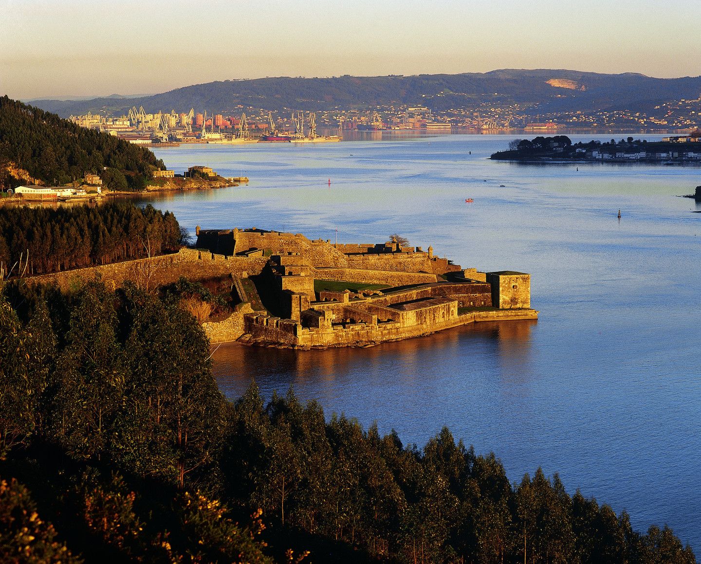 Ruta por los históricos castillos del golfo gallego de Ártabro. Foto Turismo de Galicia