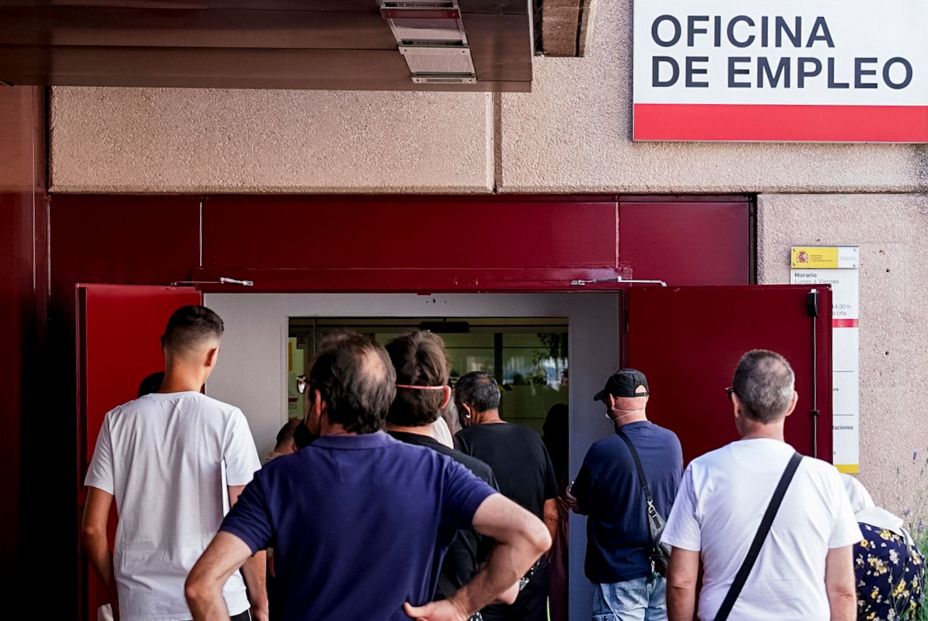 Edadismo laboral: los sénior firman casi la mitad menos de contratos que los jóvenes Edadismo laboral: los sénior firman casi la mitad menos de contratos que los jóvenes