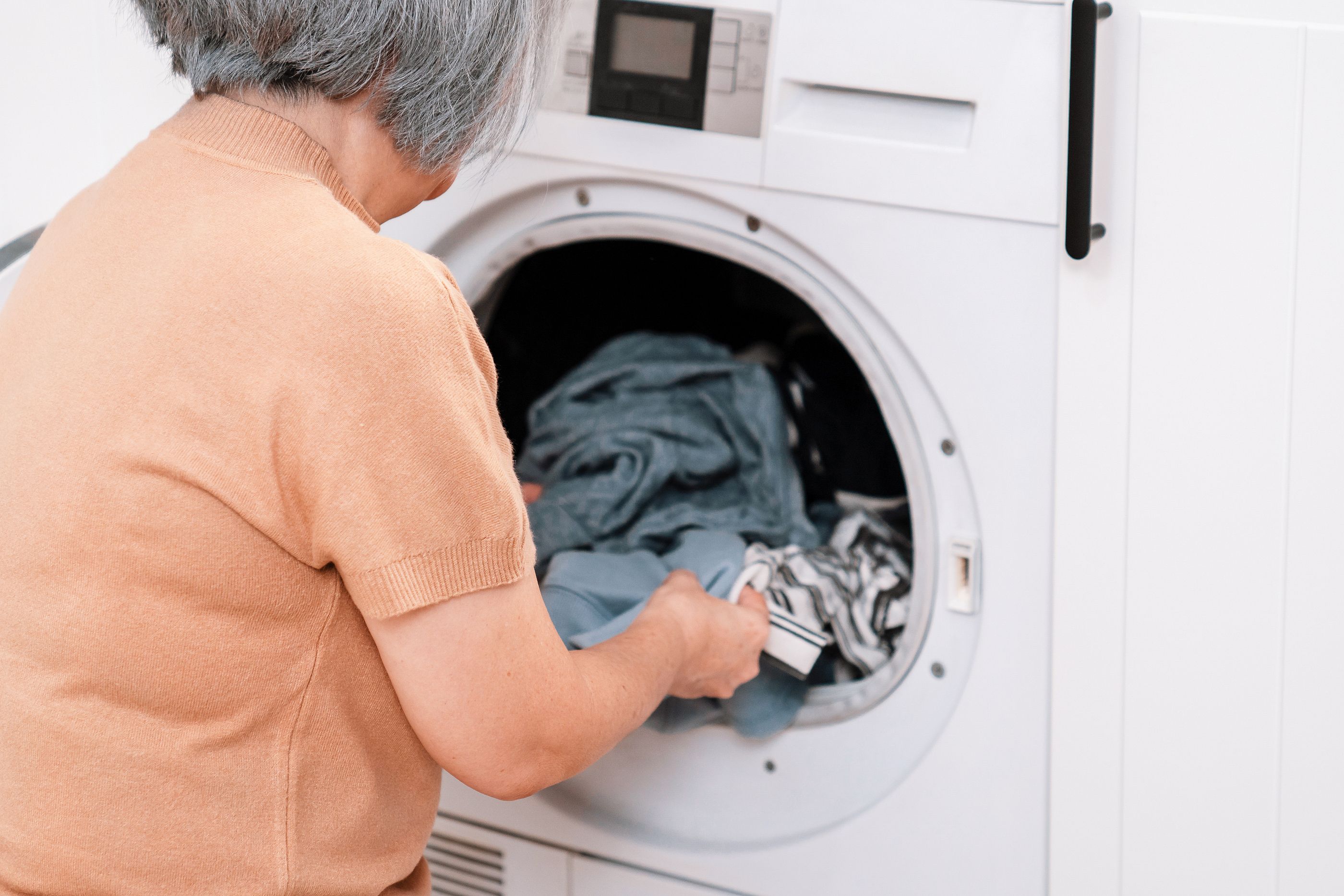 Cómo lavar ROPA BLANCA en la lavadora - ¡Los mejores trucos!